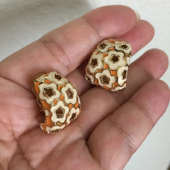🖤ST.JOHN RARE clip on earrings
